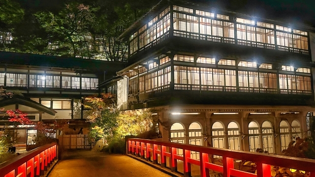 千と千尋の神隠し 温泉 群馬県 積善館